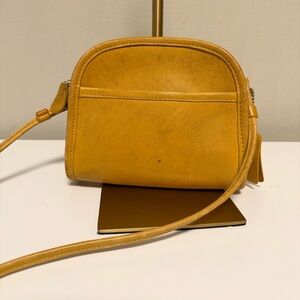 Vintage COACH Abbie 9017 Mustard Yellow Leather Crossbody Small Shoulder Bag